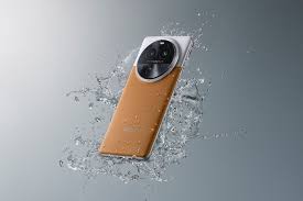 Oppo Find N3 Flip folded